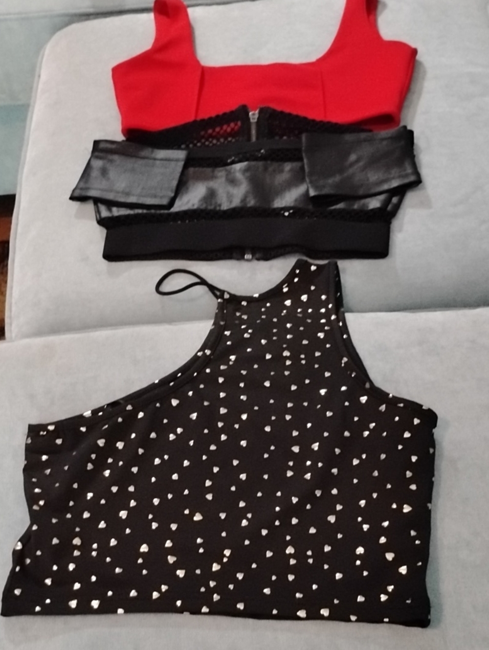 Black Heart-Print Halter Crop Top - Black